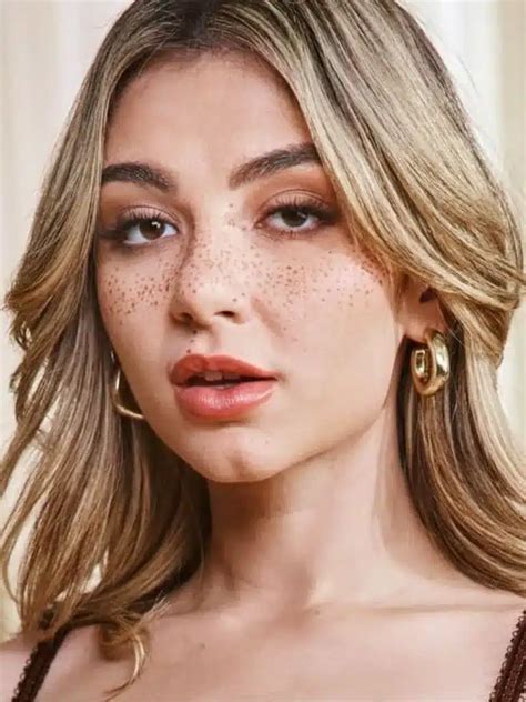 Demi Hawks (Actress) Wiki, Bio, Net Worth, Photos, Career, Height, Age.